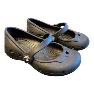 Crocs Black Alice Sandals Girls Size 6/7.